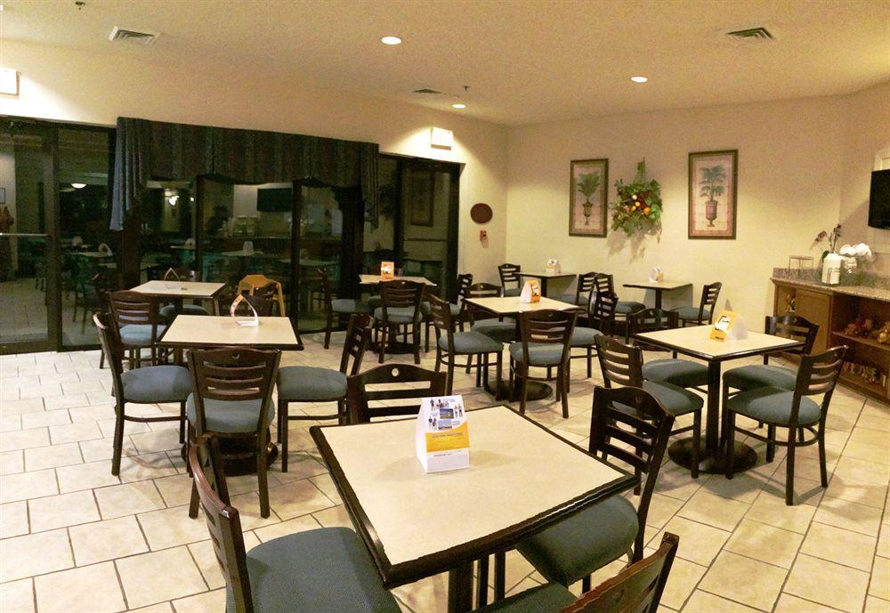 丹维尔高速公路58号舒眠套房酒店 外观 照片